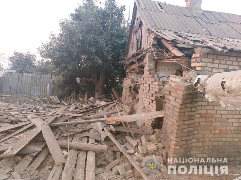 Унаслідок нічного обстрілу Нікопольського району Дніпропетровщини пошкоджено 14 приватних будинків та газогін, - Нацполіція 01 Унаслідок нічного обстрілу Нікопольського району Дніпропетровщини пошкоджено 14 приватних будинків та газогін, - Нацполіція 01