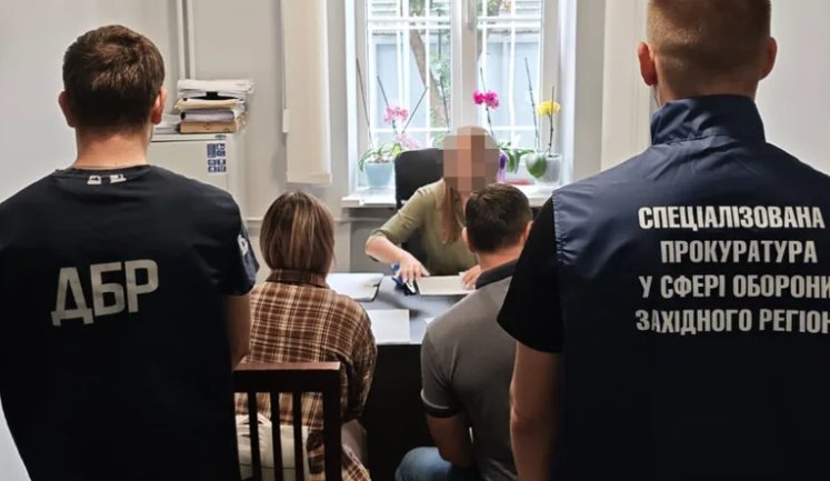 Понад два роки не служила й отримала 1,5 млн грн: на Закарпатті судитимуть військову та екскомбата