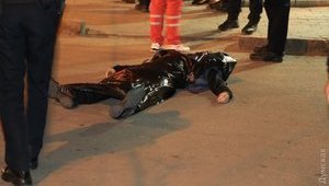 Розбійний напад скоєно на інкасаторську машину в Одесі - двох інкасаторів поранено. (Оновлено)+ФОТО