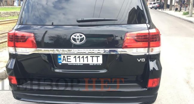 В Днепре киллер расстрелял водителя Land Cruiser и скрылся, введена операция Сирена 01