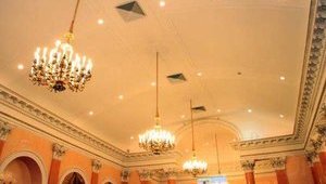 В Одесской мэрии исчезли "дешевые фотообои, раздражающие взгляд". ФОТОрепортаж