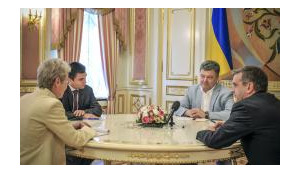 Порошенко: "Мы должны на этой неделе прекратить огонь". ФОТОрепортаж
