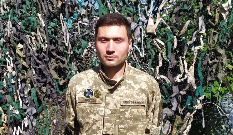 "Нас ротний навчив: як виходимо на позиції, так усі й повертаємося. Неважливо — живі, 300 чи 200", — медик взводу Апостол