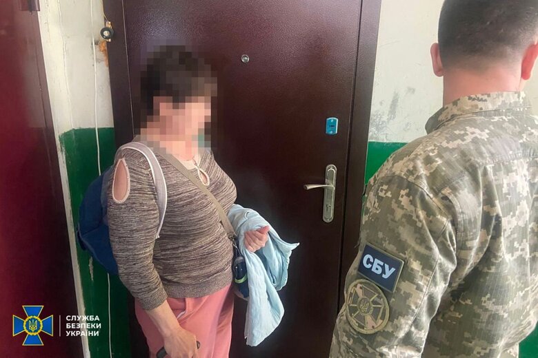 СБУ затримала ворожу інформаторку, яка полювала за українською ППО в районі Бахмуту 01