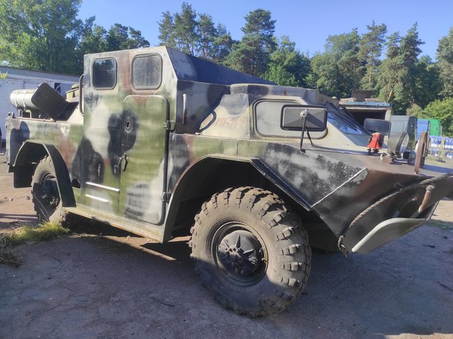 Волонтери Мега-Поліграфа просять допомогти з фінансуванням підготовки бронеавтомобіля для фронту 01
