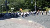 Чернобыльцы заблокировали движение по ул. Грушевского в центре Киева: требуют от Кабмина льгот. ФОТОрепортаж (обновлено)