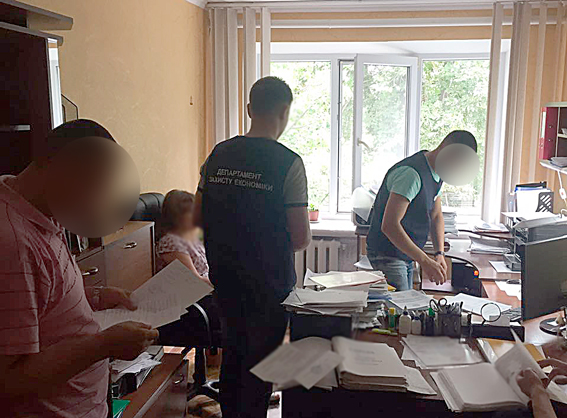 Предприятие в Хмельницкой области незаконно добыло 15 тыс. тонн гранита на 3 млн грн 03