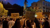 Картон далеко не ховайте – ще знадобиться
