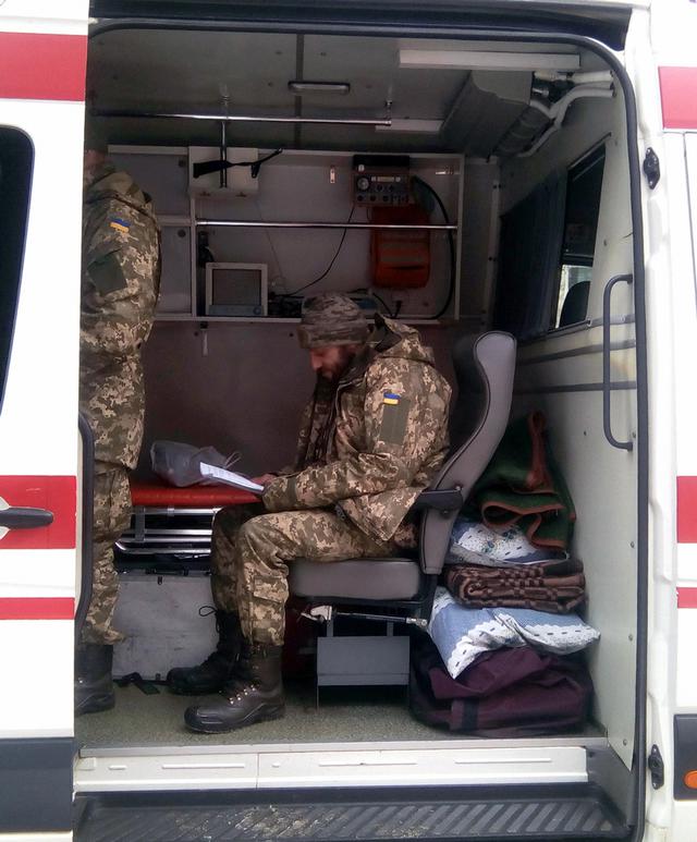 С начала обострения ситуации на Донбассе реанимационные бригады Днепровского военного госпиталя провели более 20 эвакуаций раненых бойцов, - Минобороны 02 С начала обострения ситуации на Донбассе реанимационные бригады Днепровского военного госпиталя провели более 20 эвакуаций раненых бойцов, - Минобороны 02