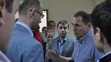 Яценюк приехал на выборы в Васильков: "Посмотреть в глаза тем, кто будет считать голоса по телефонному звонку". ФОТО