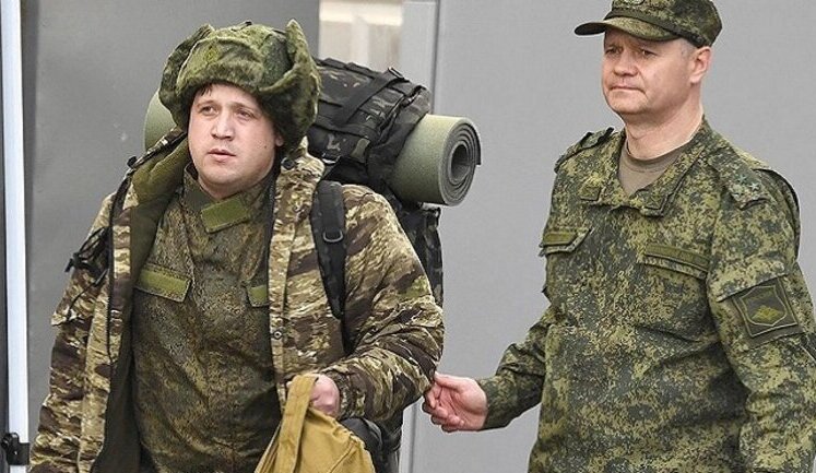 На ТОТ України посилюється "полювання" на чоловіків для примусової мобілізації до армії РФ