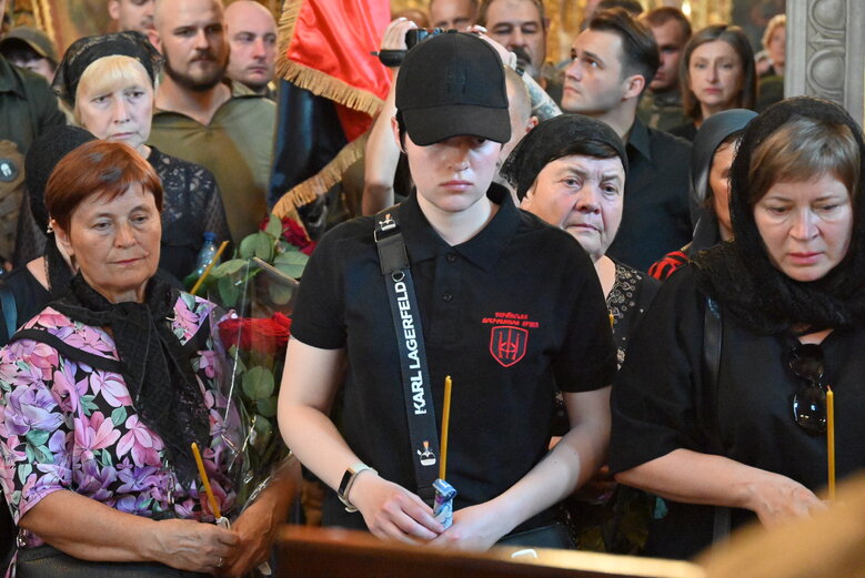 Із полковником, депутатом Київради від ЄС Сергієм Ільницьким (Сокіл), який загинув у бою проти рашистів у лавах піхоти 28 ОМБр, попрощалися в Києві 08