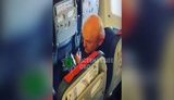 "Я тебе эту соску сейчас в жопу засуну. Нажрался, сиди спокойно": в самолете из Египта украинка обматерила мужчину, дымящего вейпом. ВИДЕО