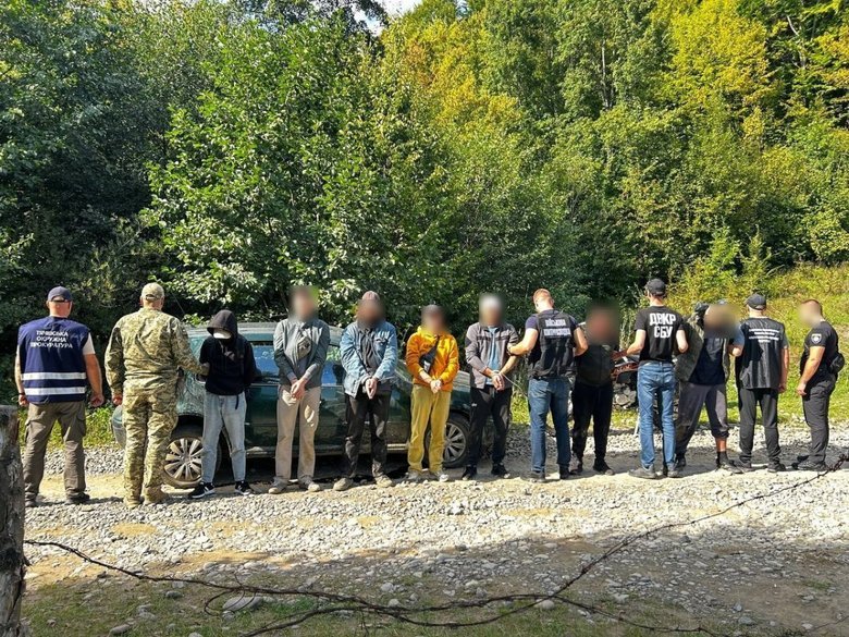A channel for smuggling draft dodgers to Romania was exposed in Zakarpattia