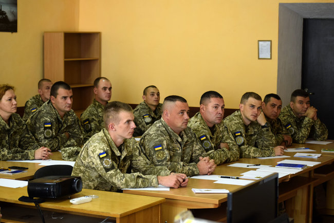 Курс подготовки военных полицейских по стандартам НАТО стартовал во Львове 01