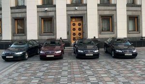 Найближчими днями ВР зможе передати близько 25 автомобілів лікарням Києва, - Разумков