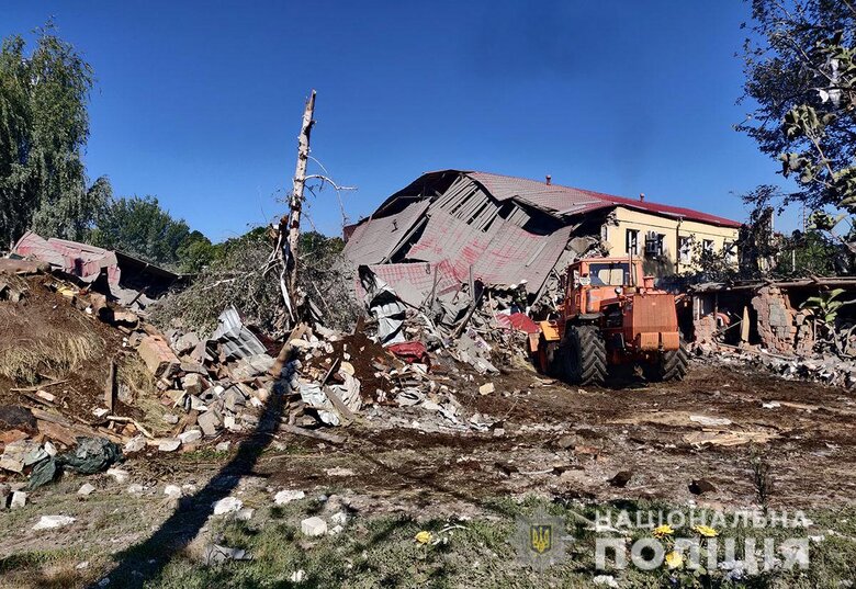 Некеровані ракети, С-300, РСЗВ: Росія завдала 44 удари за добу по Донеччині. Є загиблі, - Нацполіція 04