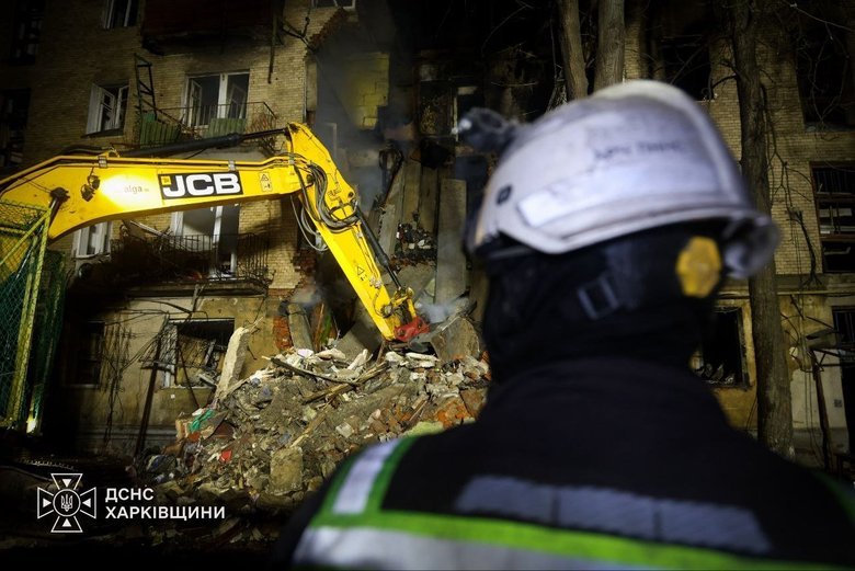 Ракетний удар по Харкову: троє загиблих, 15 постраждалих Копіювати Title