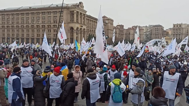 ФОПы попытались установить палатки на Майдане Незалежности: между митингующими и правоохранителями произошли стычки 70