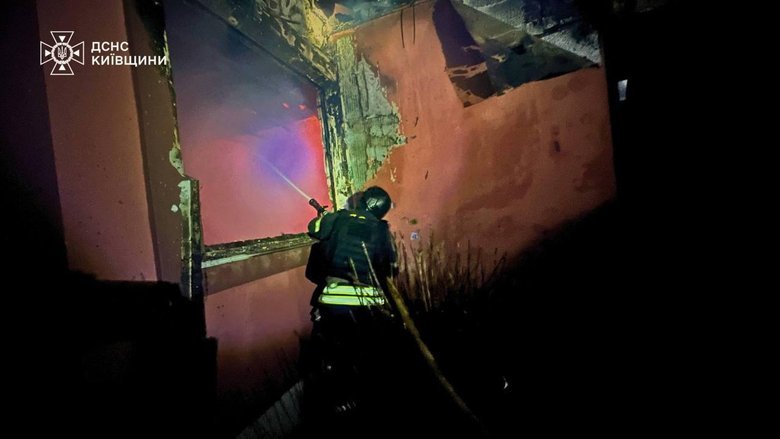 Нічні обстріли на Київщині: постраждалі, завали та допомога рятувальників
