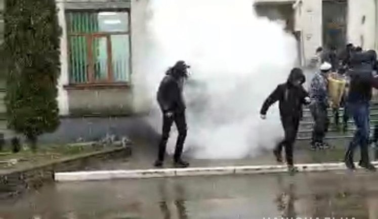 19 лицам сообщено о подозрении по делу о событиях под горсоветом Жмеринки, - полиция. ФОТОрепортаж