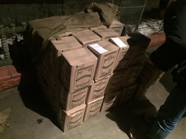 Группа лиц, организовавшая продажу алкогольного фальсификата, разоблачена на Житомирщине: проведены 9 обысков, стоимость изъятого составляет более 1,1 млн грн 03