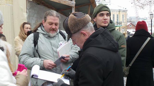 "Остановим строительный беспредел": На Андреевском спуске протестовали против уничтожения исторического Киева 02