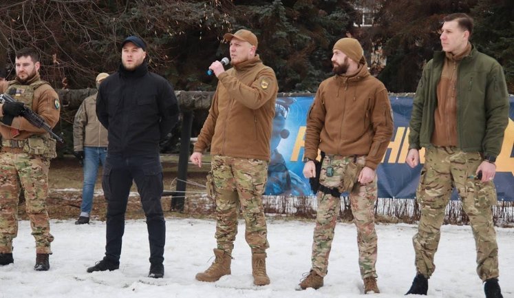 Почти тысяча человек приняла участие в масштабной подготовке "Нацкорпуса" в Харькове. ФОТОрепортаж