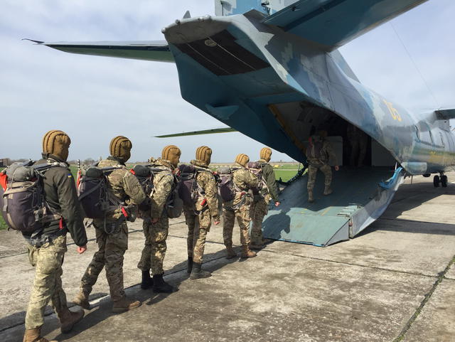 Airborne, Spetsnaz cadets performed landing drills in Odesa region 01