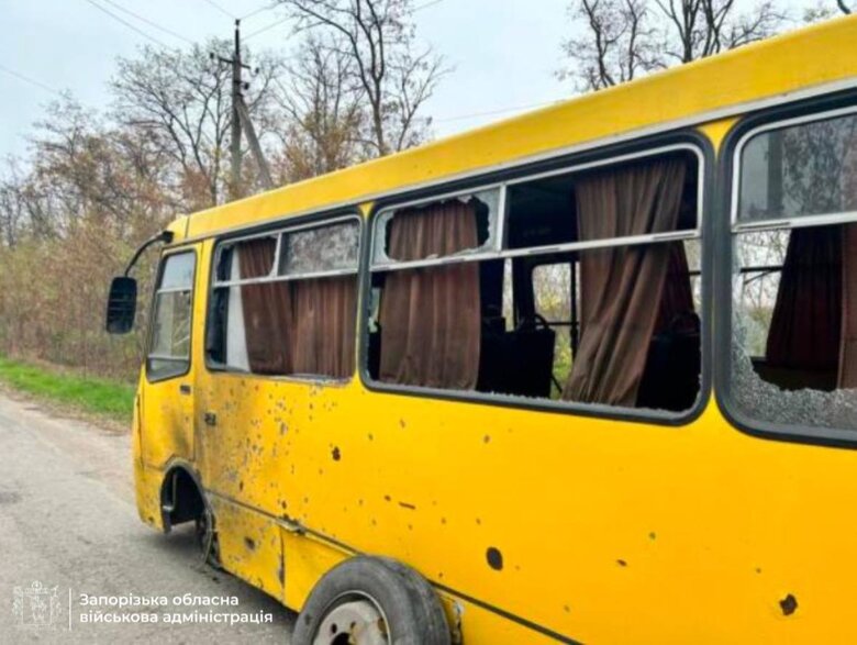 Атаковано маршрутку у Приморському