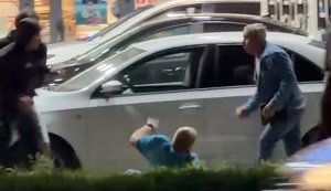 Russians brawl over place in line at gas station in Nizhny Novgorod. VIDEO