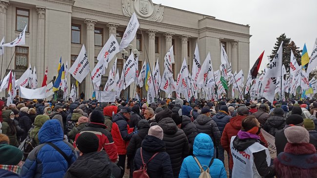 Знищуйте вірус, а не підприємців: під Радою протестують проти карантину і фіскалізації ФОПів 30