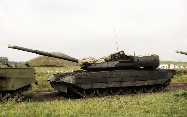 ВСУ уничтожили вражеский опытный танк Т-80УМ2 Черный орел 02
