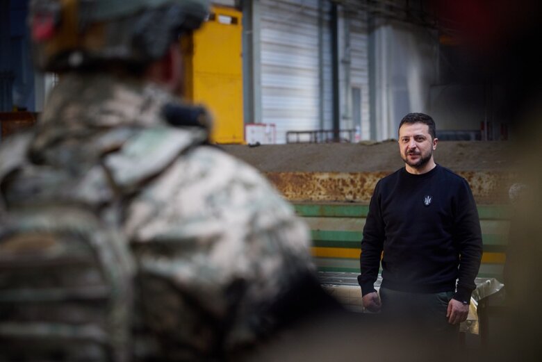 Зеленський відвідав передові позиції ЗСУ в Авдіївці 02