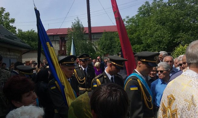 Загиблого бійця Івана Сперелупа поховали на Львівщині 02