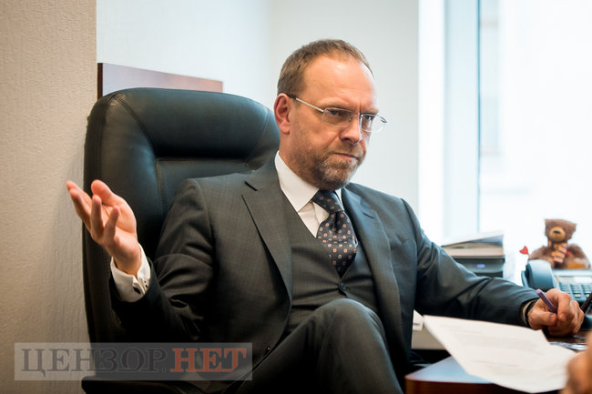 Нардеп Сергей Власенко (Батькивщина): То, что делает СНБО, - это чистая шариковщина 03
