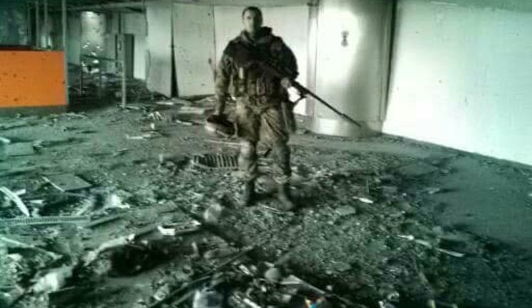 На згадку про загиблих у ДАПі воїнів обіцяю стояти в Раді до кінця, - "кіборг" Костенко (Гром). ФОТО