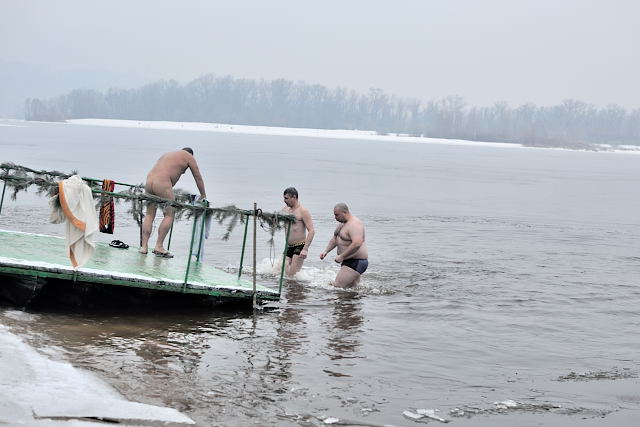 крещение в купание проруби