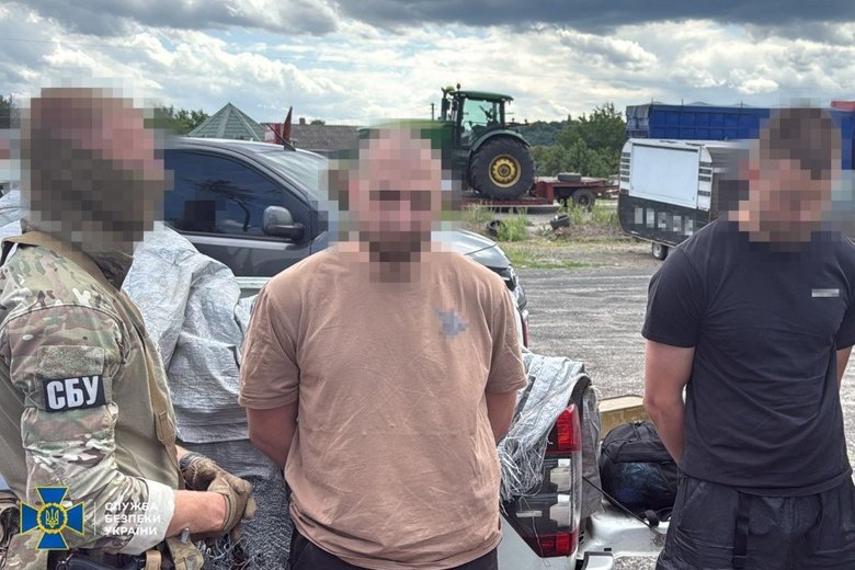 СБУ викрила 7 каналів збуту зброї: вилучено АК-12, дрони та вибухівку