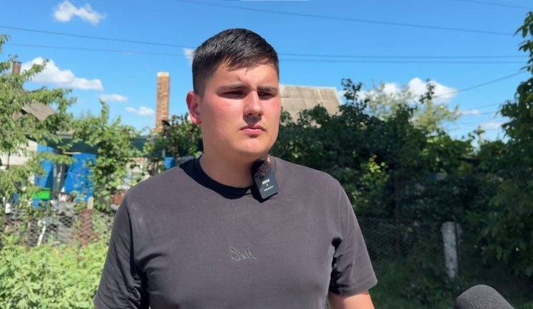 "Я потерял родителей, сестер, братьев, сына": военный Даниил Воронов рассказал о гибели семьи после удара РФ по Радушному. ВИДЕО+ФОТОрепортаж