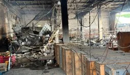 РФ вдарила КАБом по вантажному відділенню "Нової пошти" в Ізюмі. ФОТОрепортаж