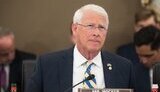 Председатель военного комитета Сената США Роджер Уикер