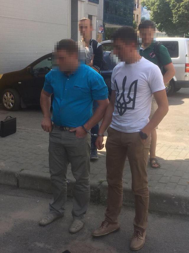 СБУ викрила на систематичному хабарництві чиновника-еколога в Житомирі 02