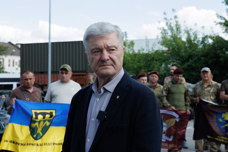 допомога фронту від Порошенка