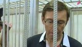 Луценко: Запад и Восток поочередно избрали непутевых вождей, которые плюнули людям в душу и вывернули их карманы