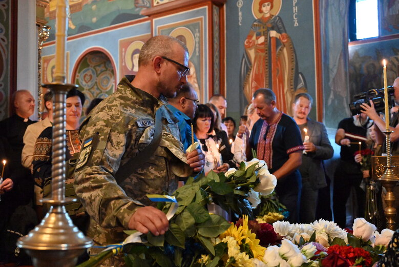 Із померлим релігієзнавцем Ігорем Козловським, який провів майже 2 роки у полоні ДНР, попрощалися у Києві 25