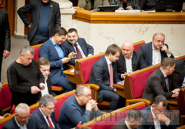 Емоційний виступ Луценка, Березкін, що розводить руками і Бобов-реготун, - день роботи Ради 20 листопада 15