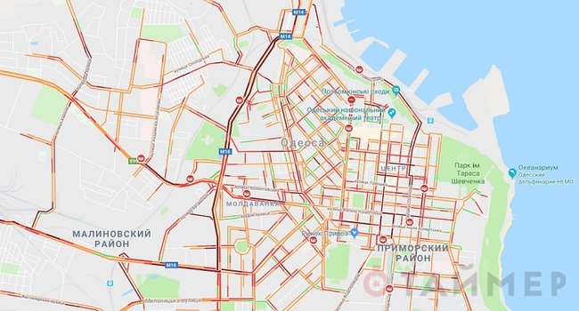 Одесу завалив сильний снігопад: рух у місті паралізовано 04