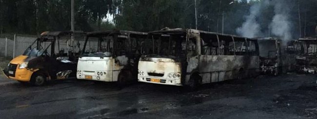 На стоянке под Киевом сгорели 10 маршруток Богдан, - ГСЧС 01