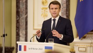 Макрон обіцяє виділити Україні 300 млн євро і військове обладнання
